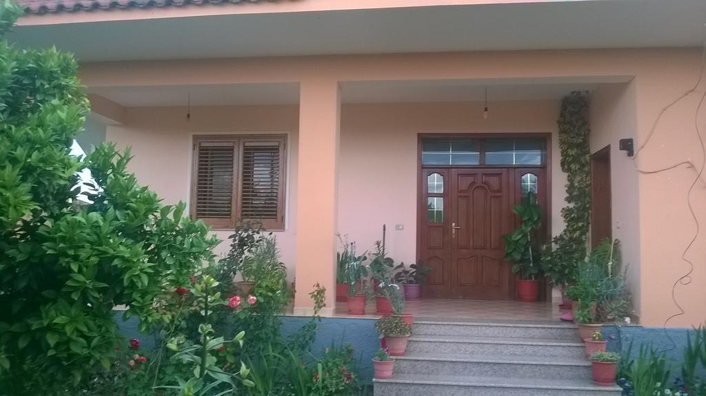 Guest House Liri Divjake Exterior foto